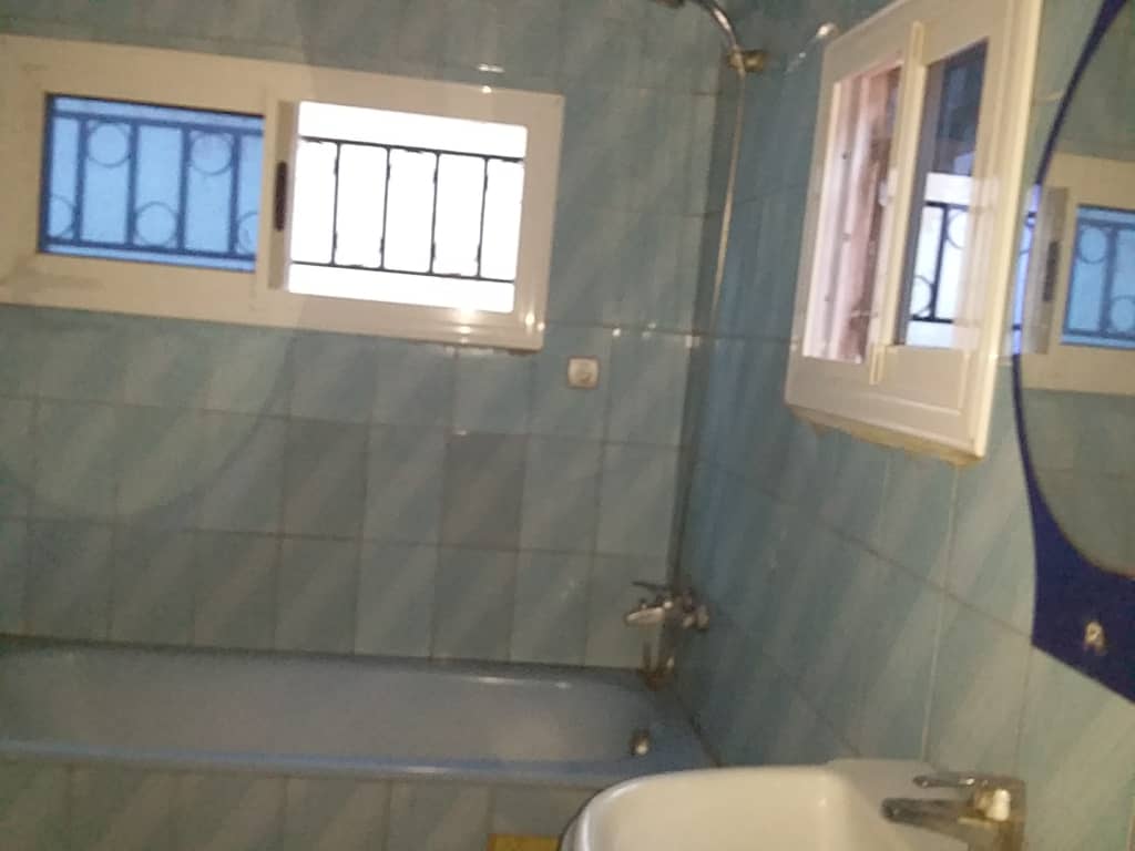 N° 4789 :
                            Villa à louer , Avedji , Lome, Togo : 250 000 XOF/mois