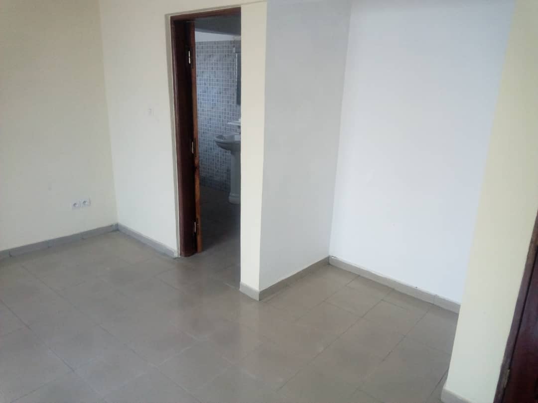 N° 4942 :
                            Villa à louer , Baguida, Lome, Togo : 150 000 XOF/mois