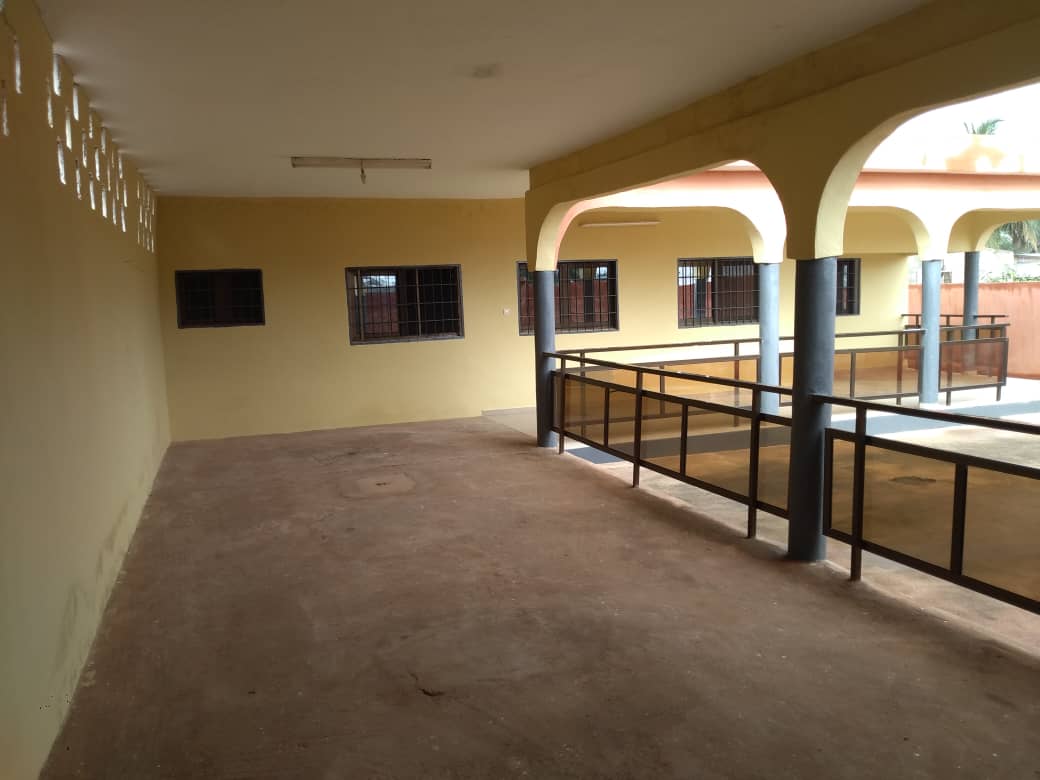 N° 4798 :
                            Villa à louer , Agoe, Lome, Togo : 130 000 XOF/mois