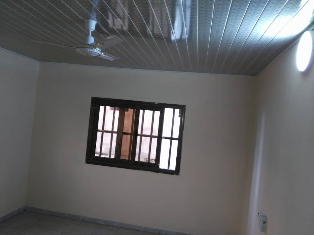 N° 4799 :
                            Appartement à louer , Agoe, Lome, Togo : 180 000 XOF/mois