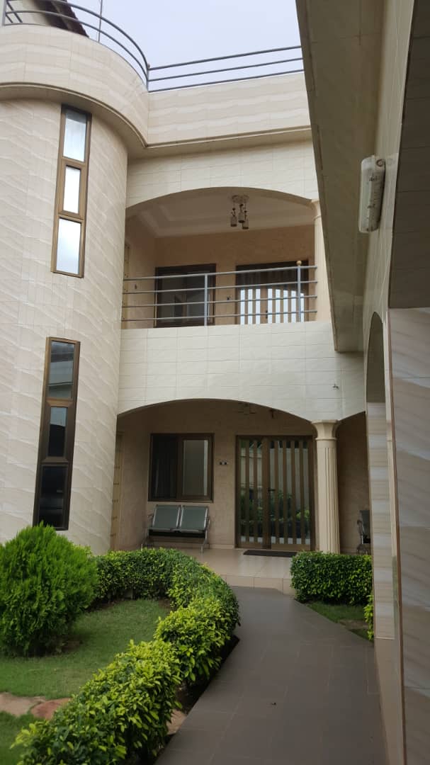 N° 4800 :
                            Villa à vendre , Hedzranawoe , Lome, Togo : 280 000  000 XOF/vie