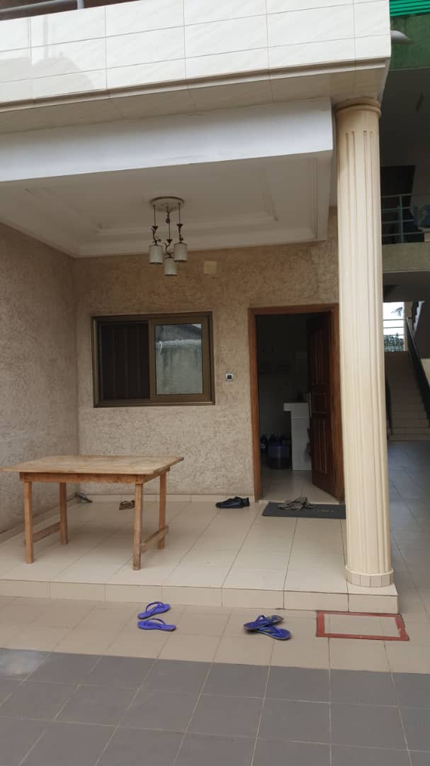 N° 4800 :
                            Villa à vendre , Hedzranawoe , Lome, Togo : 280 000  000 XOF/vie