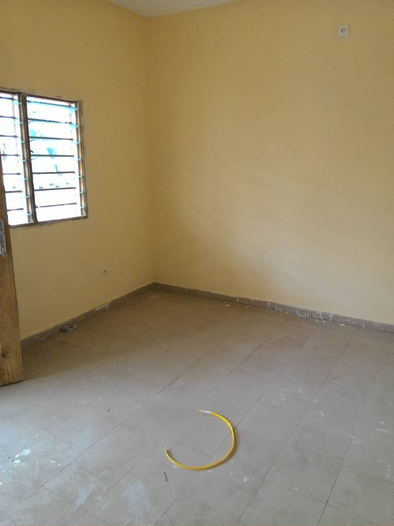 N° 4802 :
                            Chambre salon à louer , Agoe, Lome, Togo : 35 000 XOF/mois
