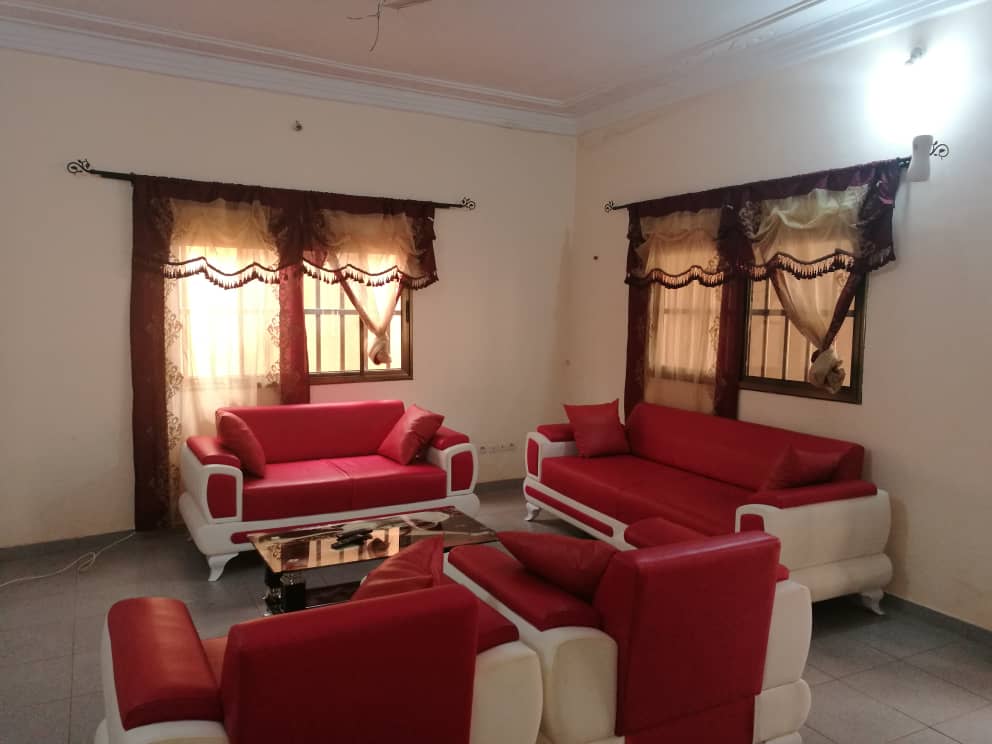 N° 4807 :
                            Appartement meublé à louer , Agoe sogbossito, Lome, Togo : 150 000 XOF/mois