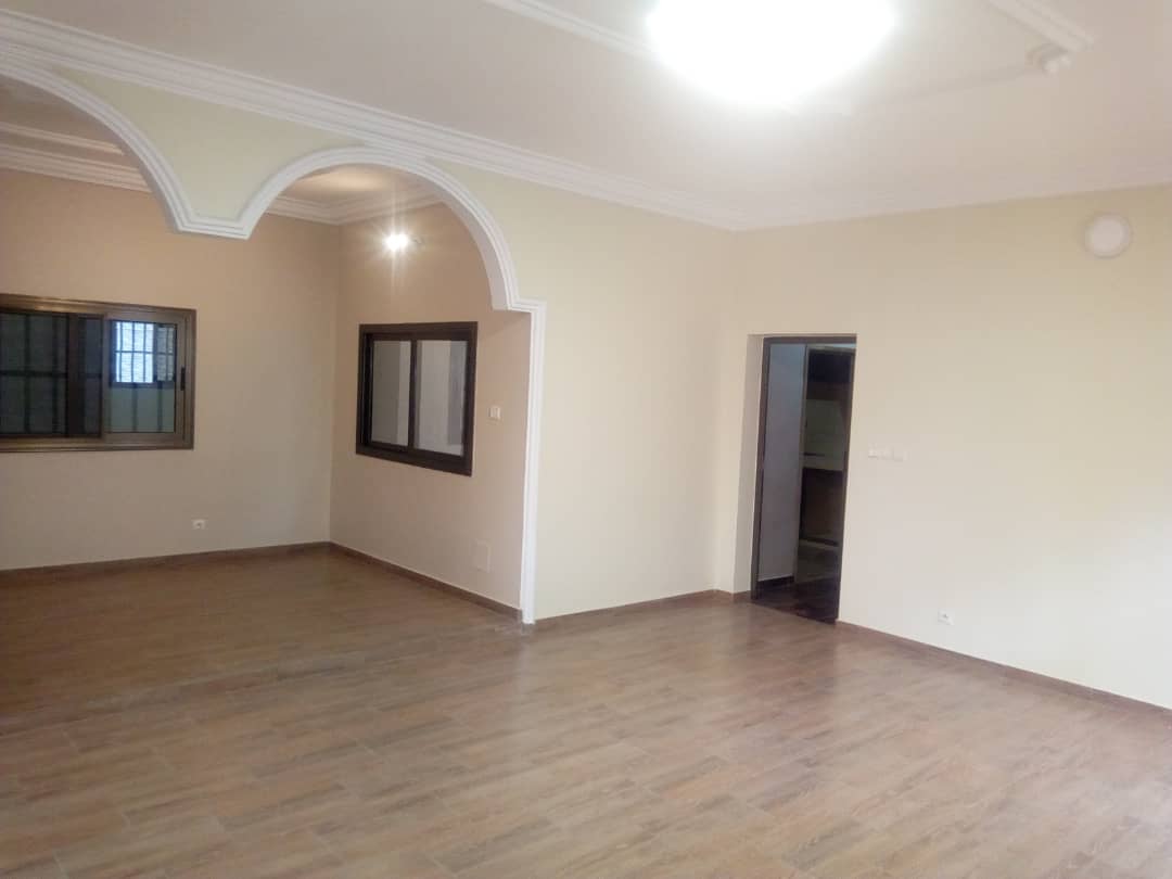 N° 4808 :
                            Villa à louer , Amadahome, Lome, Togo : 150 000 XOF/mois