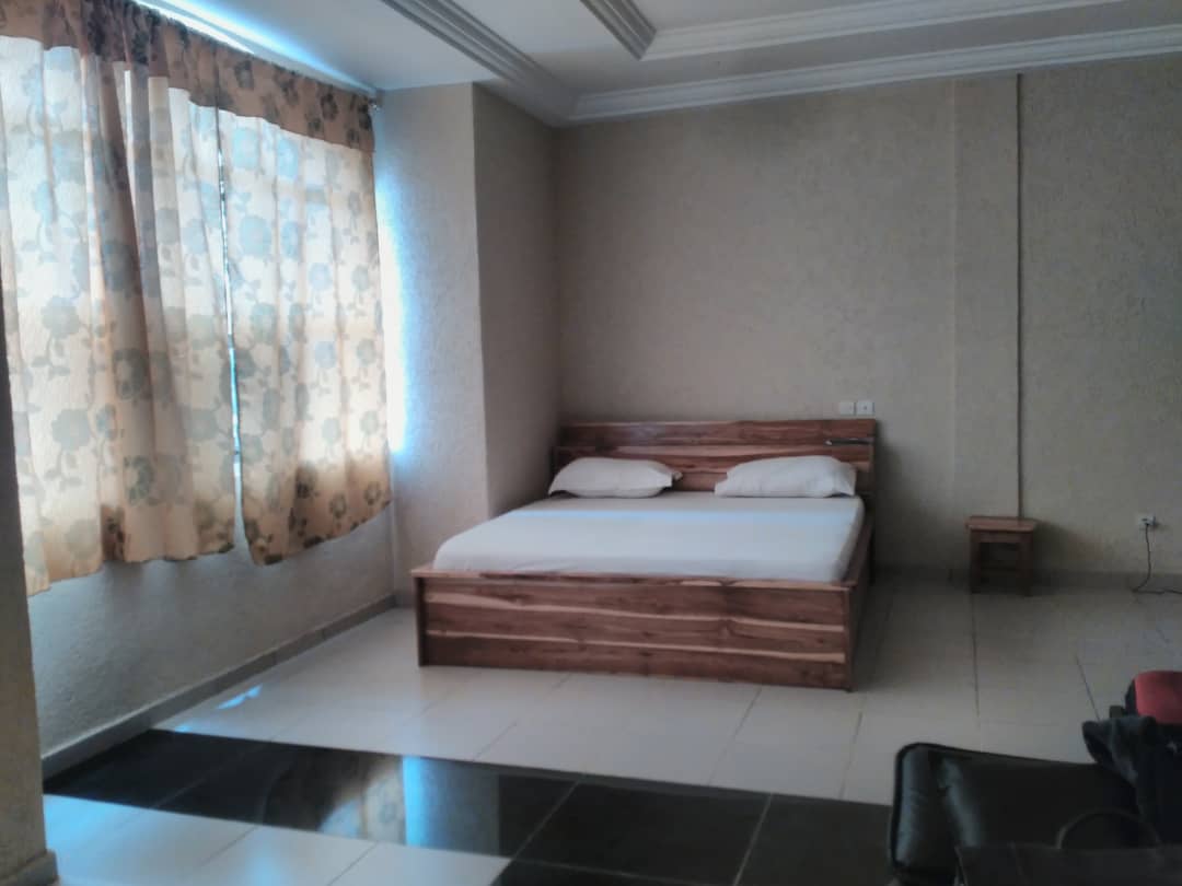 N° 4831 :
                            Studio meublé à louer , Djidjole, Lome, Togo : 150 000 XOF/mois