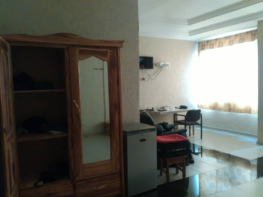 N° 4831 :
                            Studio meublé à louer , Djidjole, Lome, Togo : 150 000 XOF/mois