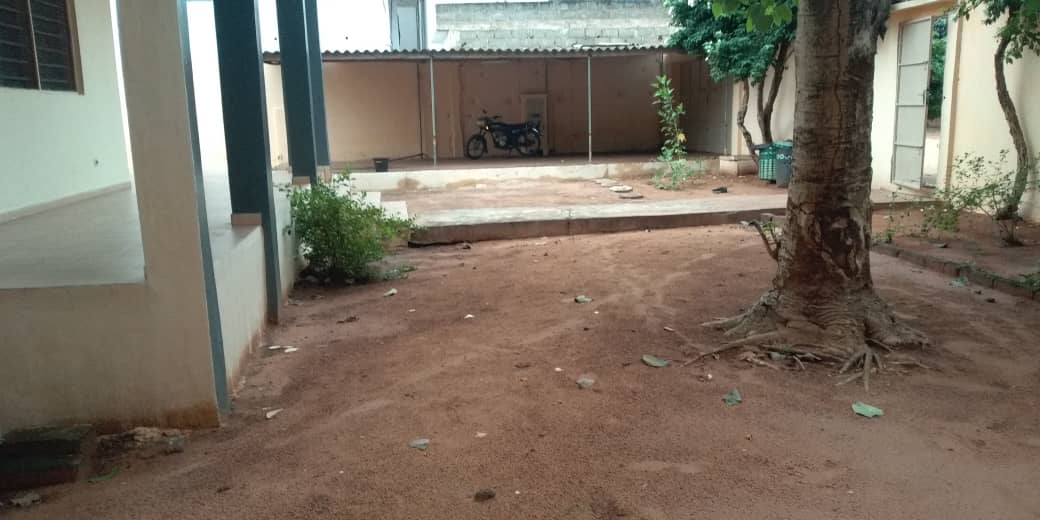N° 4813 :
                            Villa à louer , Hedzranawoe, Lome, Togo : 180 000 XOF/mois