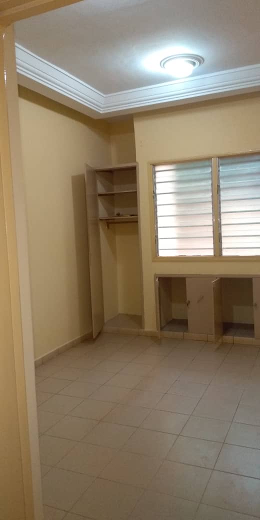 N° 4813 :
                            Villa à louer , Hedzranawoe, Lome, Togo : 180 000 XOF/mois