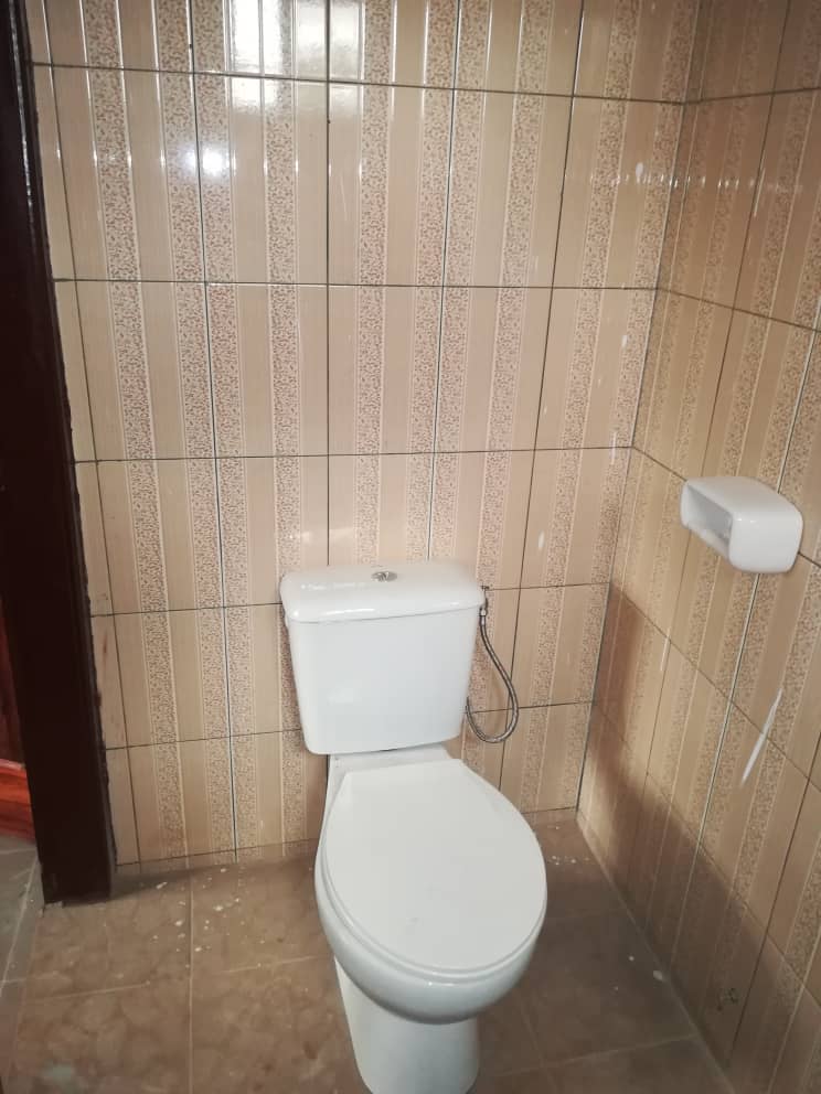 N° 4827 :
                            Appartement à louer , Adidogome, Lome, Togo : 40 000 XOF/mois