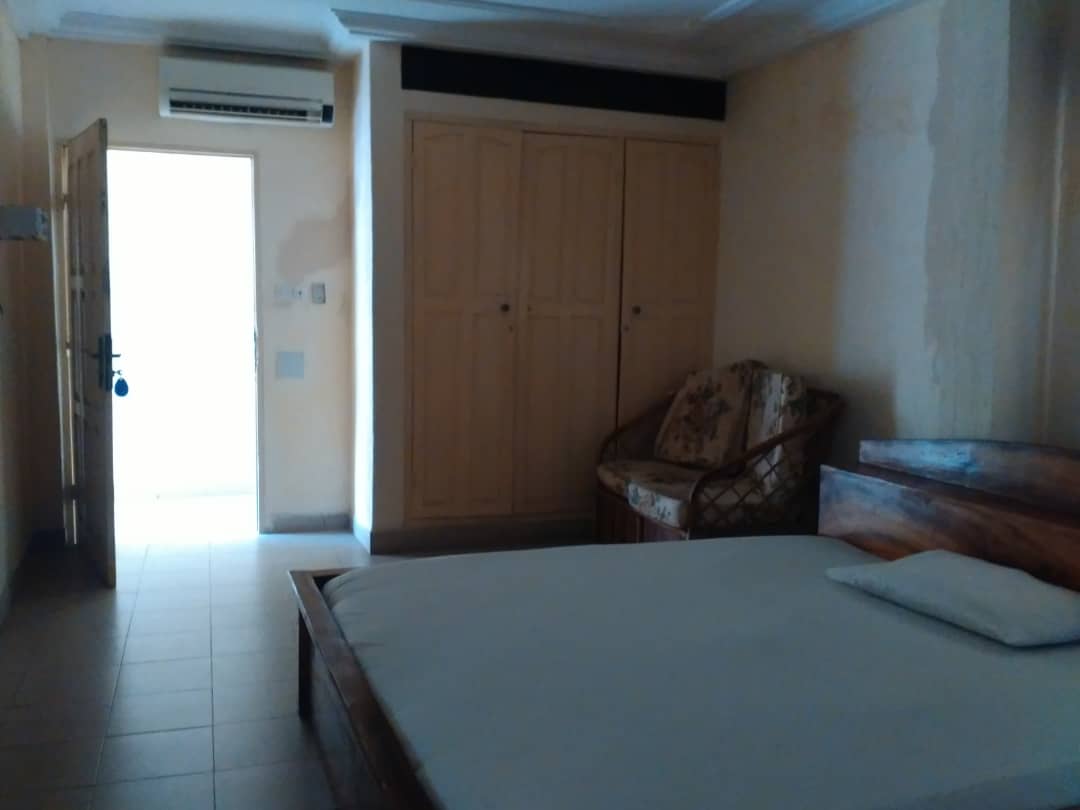 N° 4829 :
                            Studio meublé à louer , Djidjole, Lome, Togo : 120 000 XOF/mois