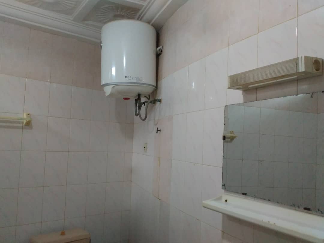N° 4829 :
                            Studio meublé à louer , Djidjole, Lome, Togo : 120 000 XOF/mois