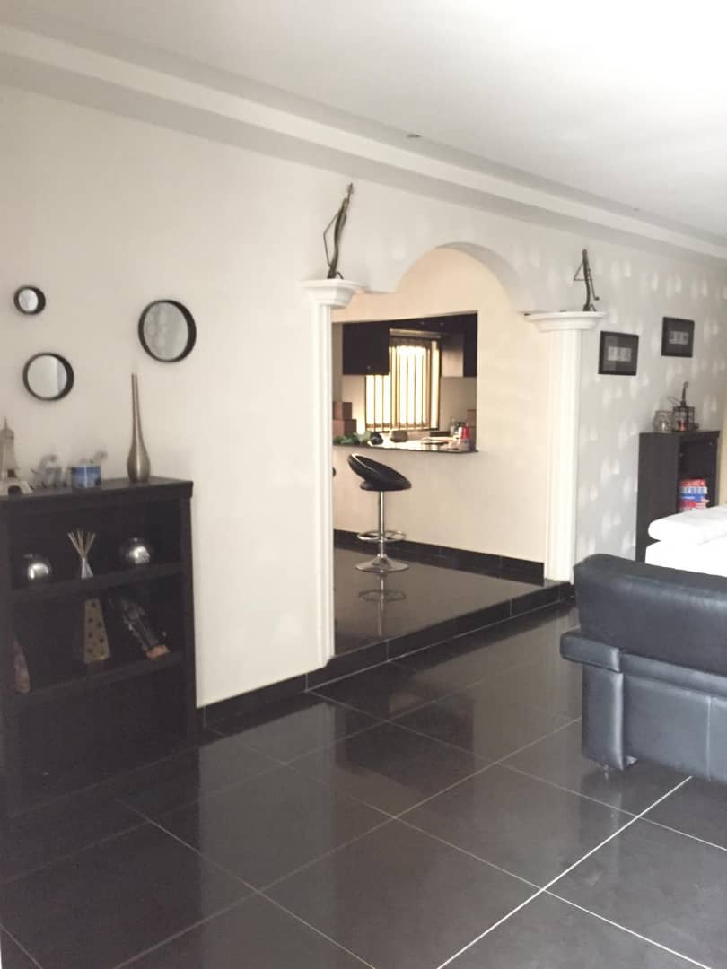 N° 4836 :
                            Villa meublée à louer , Baguida, Lome, Togo : 400 000 XOF/mois