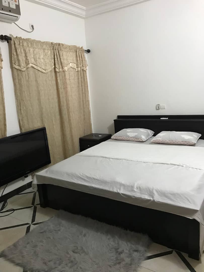 N° 4836 :
                            Villa meublée à louer , Baguida, Lome, Togo : 400 000 XOF/mois