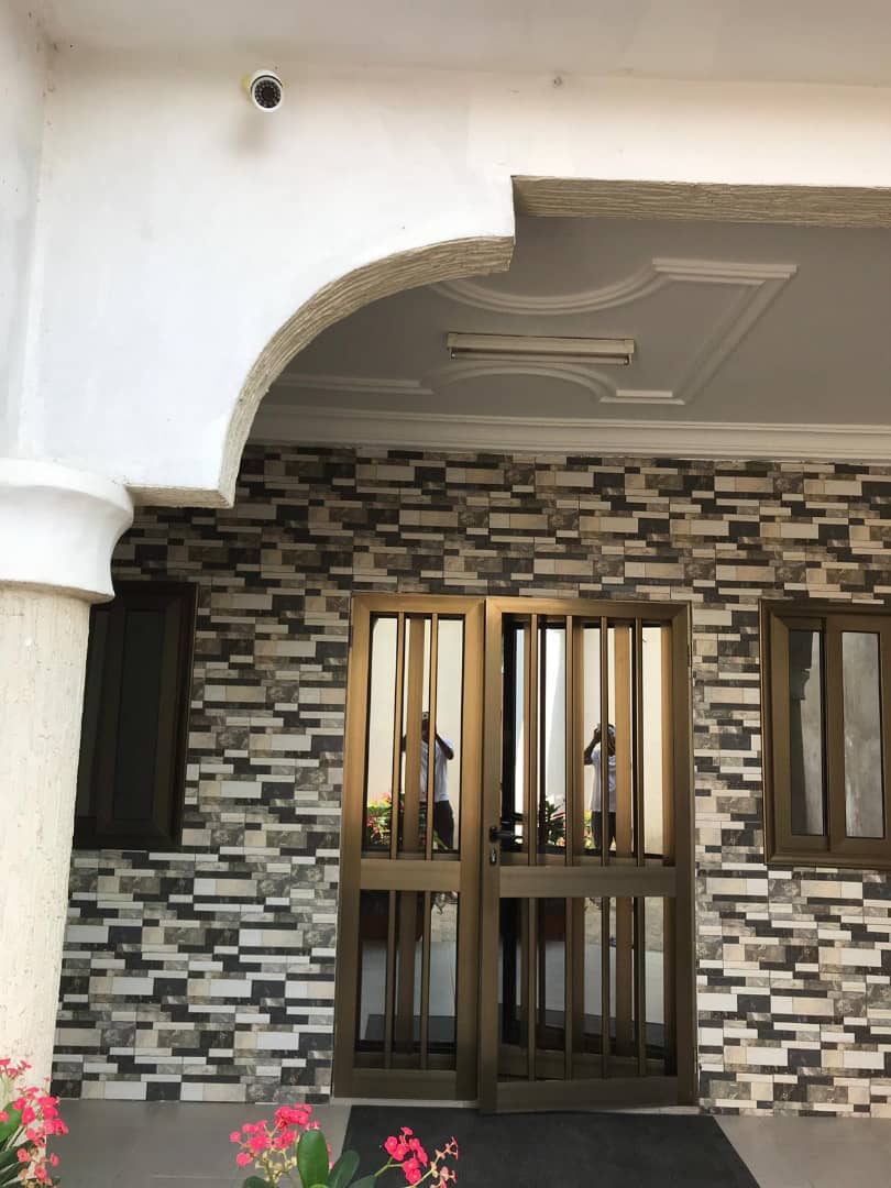 N° 4836 :
                            Villa meublée à louer , Baguida, Lome, Togo : 400 000 XOF/mois