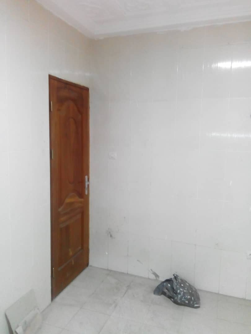 N° 4839 :
                            Bureau à louer , Nukafu , Lome, Togo : 800 000 XOF/mois