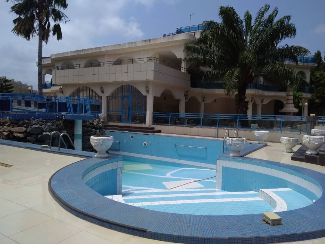 N° 4842 :
                            Villa à vendre , Cite oua, Lome, Togo : 1 800  000  000 XOF/vie