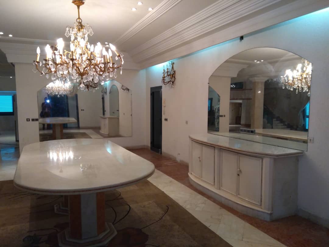 N° 4842 :
                            Villa à vendre , Cite oua, Lome, Togo : 1 800  000  000 XOF/vie