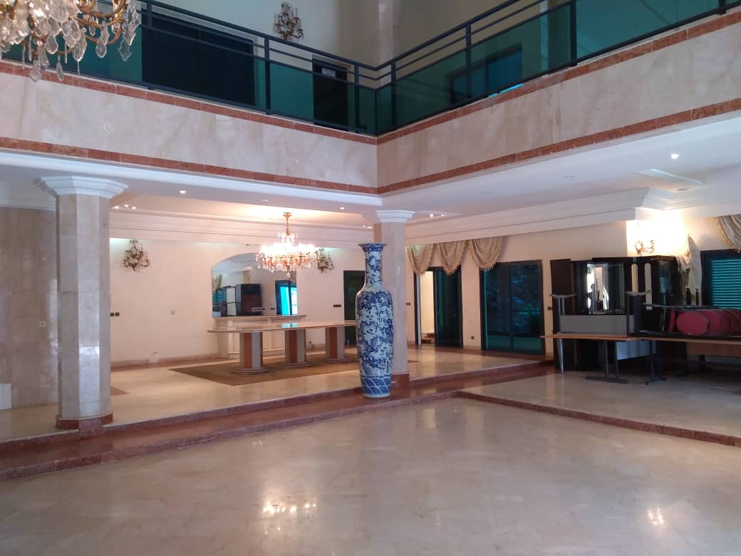 N° 4842 :
                            Villa à vendre , Cite oua, Lome, Togo : 1 800  000  000 XOF/vie