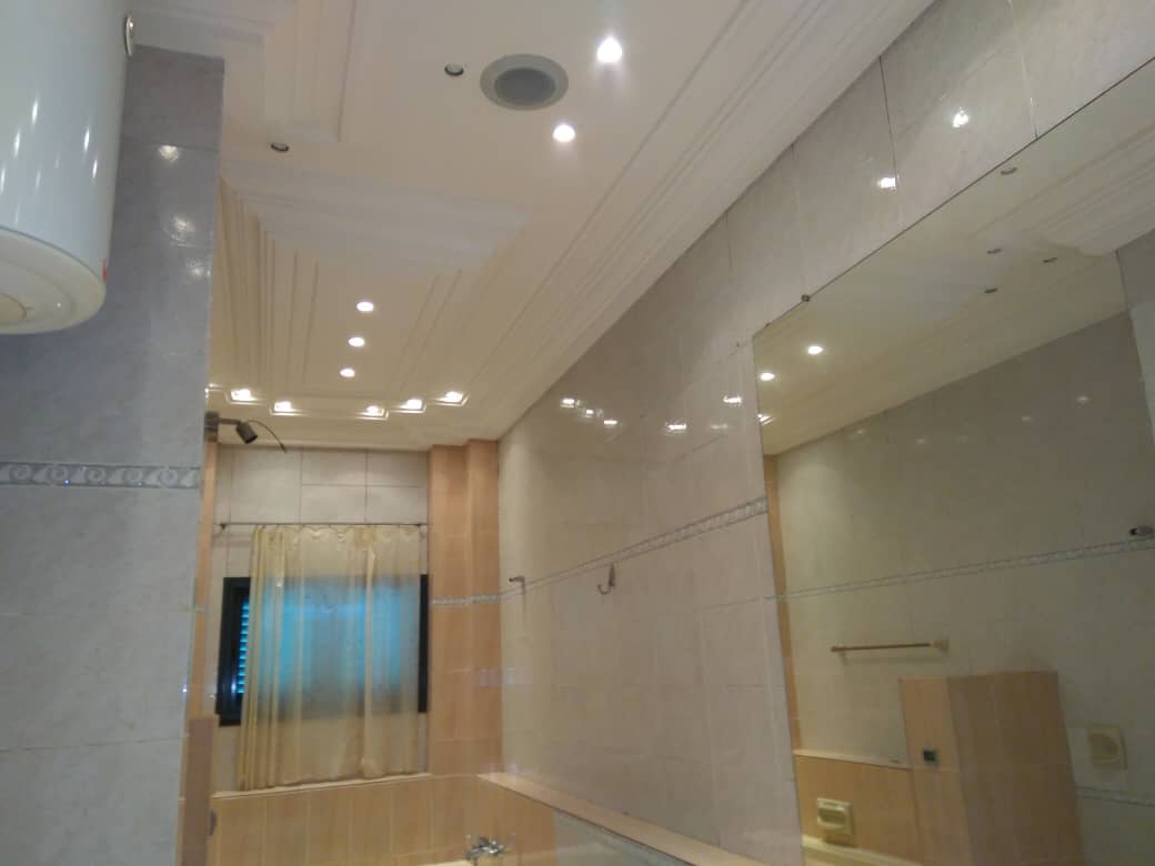 N° 4842 :
                            Villa à vendre , Cite oua, Lome, Togo : 1 800  000  000 XOF/vie