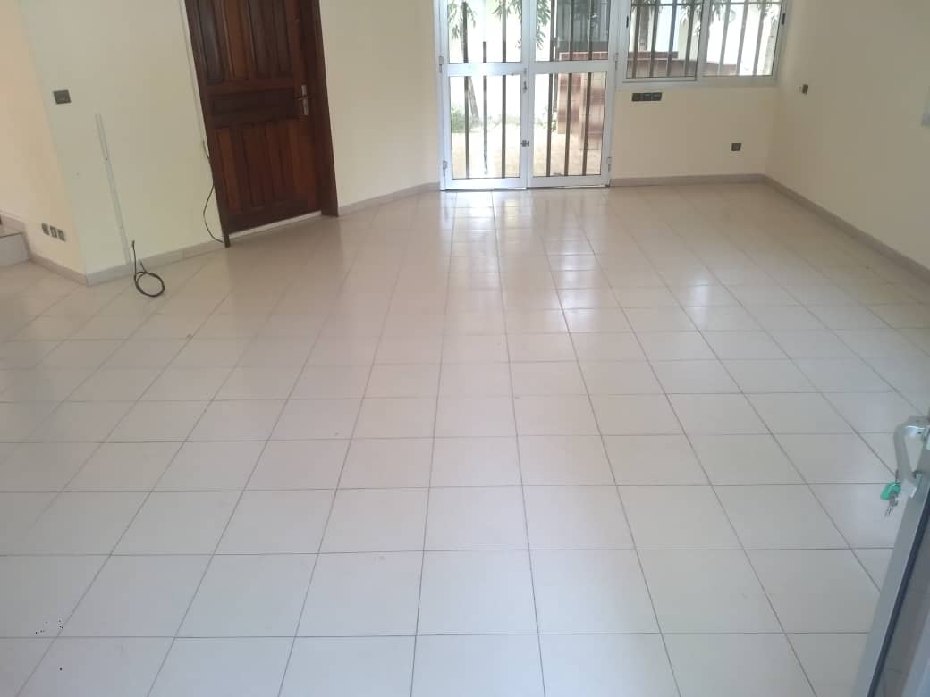 N° 4843 :
                            Villa à louer , Ablogame, Lome, Togo : 1 500  000 XOF/mois