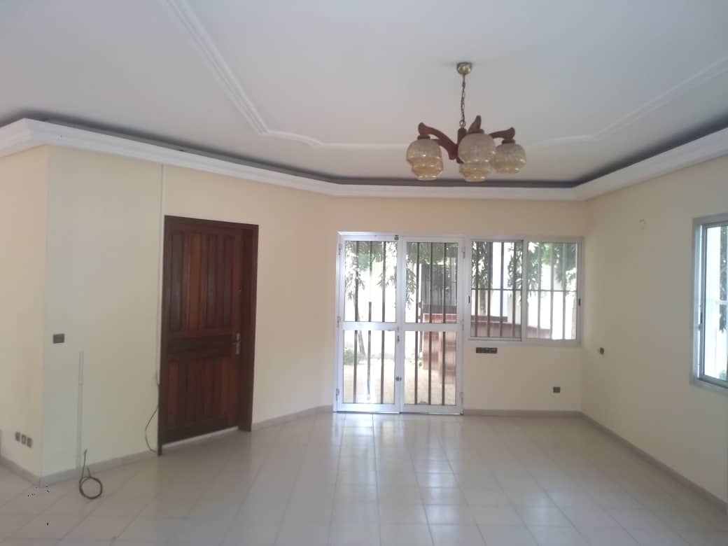 N° 4843 :
                            Villa à louer , Ablogame, Lome, Togo : 1 500  000 XOF/mois