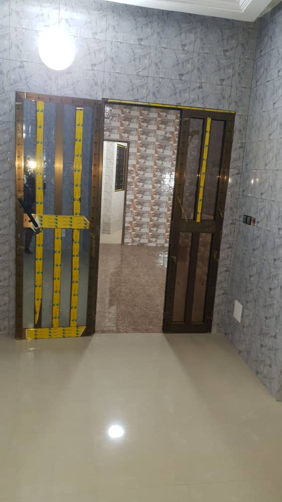 N° 4844 :
                            Villa à vendre , Zanguera, Lome, Togo : 30 000  000 XOF/vie