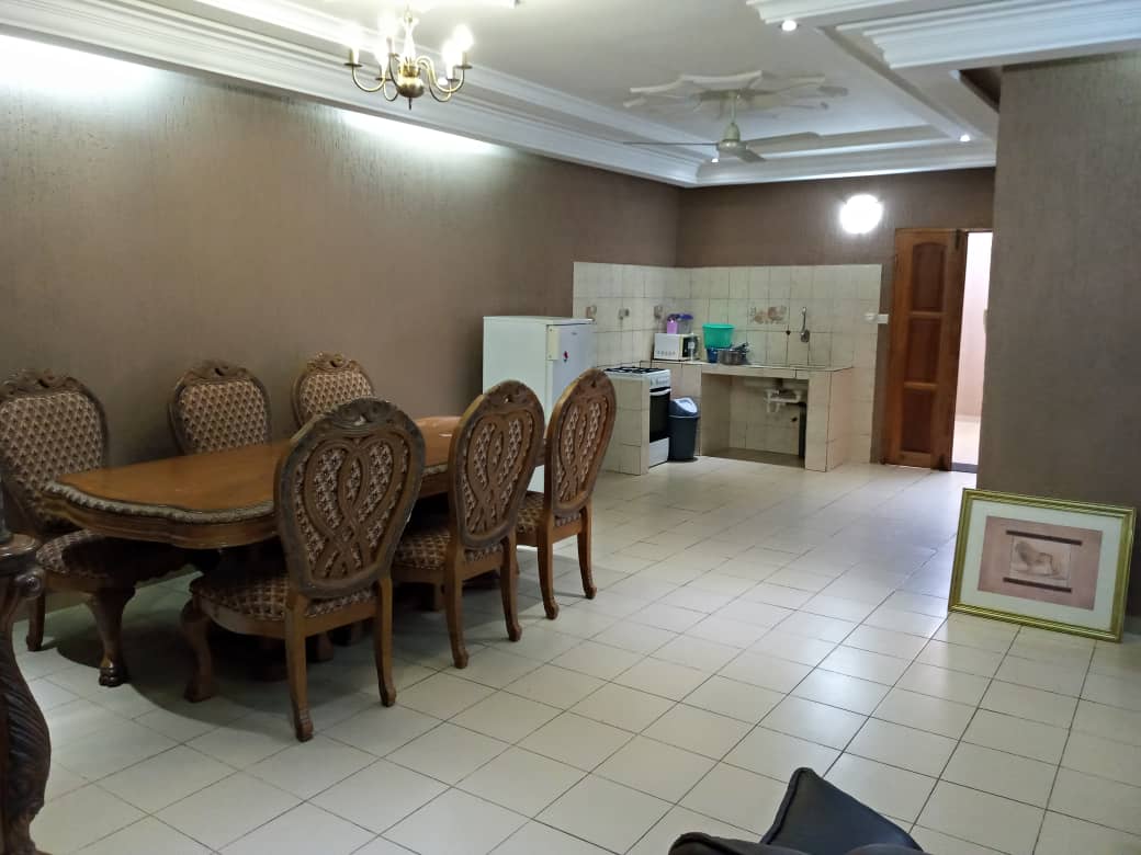 N° 4845 :
                            Appartement meublé à louer , Agoe, Lome, Togo : 250 000 XOF/mois