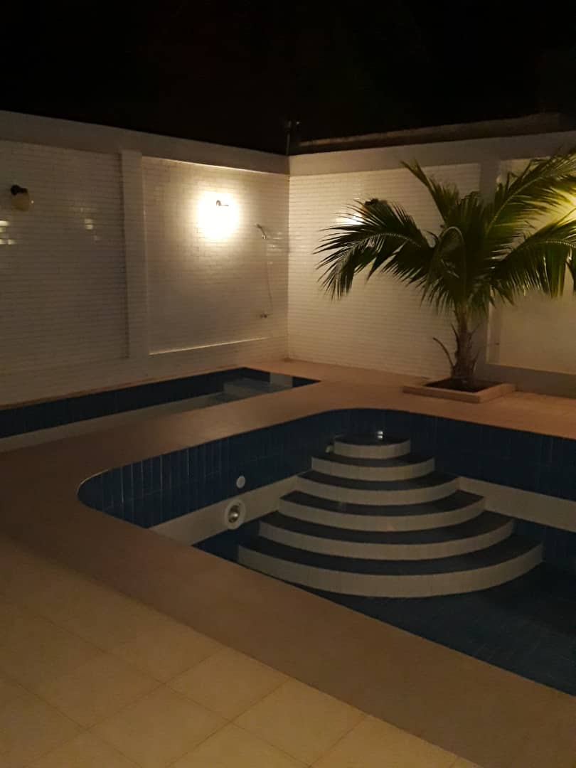 N° 4852 :
                            Villa à vendre , Agoe camp fir, Lomé, Togo : 200 000  000 XOF/vie