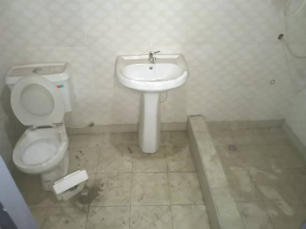 N° 4855 :
                            Villa à louer , Hedzranawoe, Lome, Togo : 400 000 XOF/mois