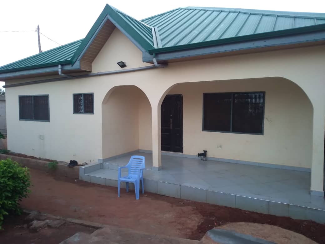 N° 4855 :
                            Villa à louer , Hedzranawoe, Lome, Togo : 400 000 XOF/mois