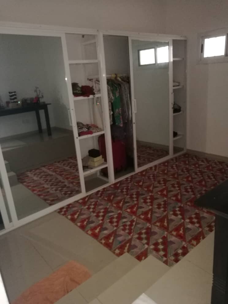 N° 4856 :
                            Villa à vendre , Agoe, Lome, Togo : 200 000  000 XOF/vie
