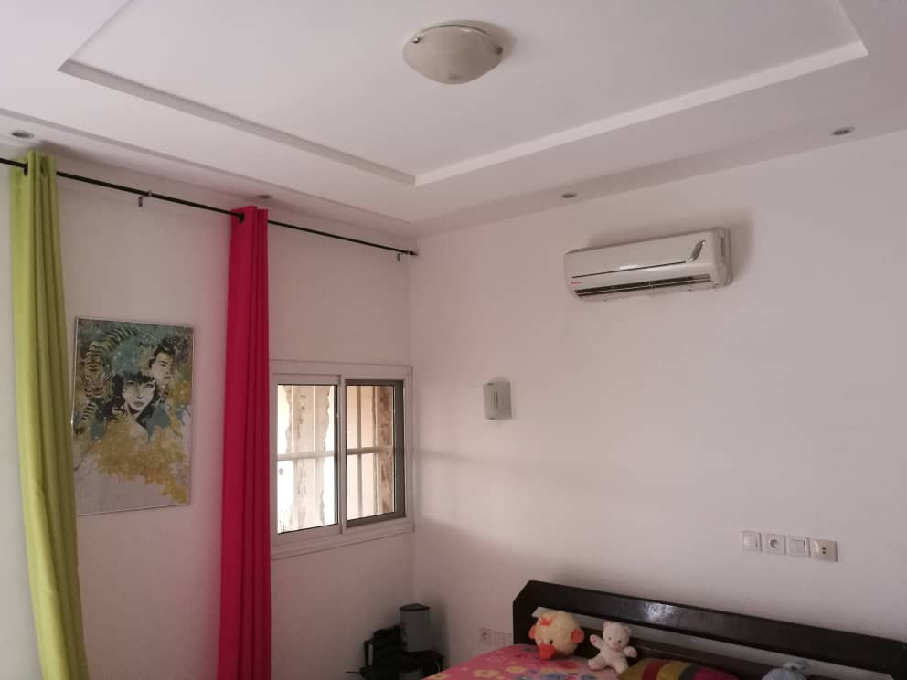 N° 4856 :
                            Villa à vendre , Agoe, Lome, Togo : 200 000  000 XOF/vie