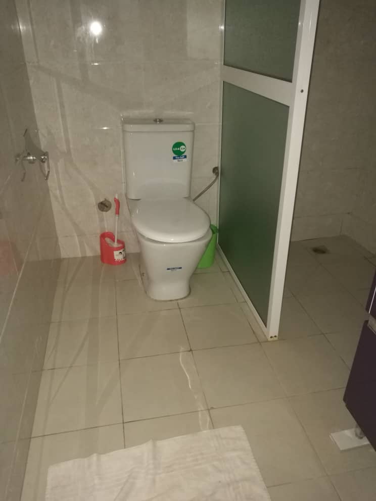 N° 4856 :
                            Villa à vendre , Agoe, Lome, Togo : 200 000  000 XOF/vie