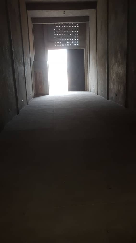 N° 4863 :
                            Magasin à louer , Hedzranawoe, Lome, Togo : 300 000 XOF/mois