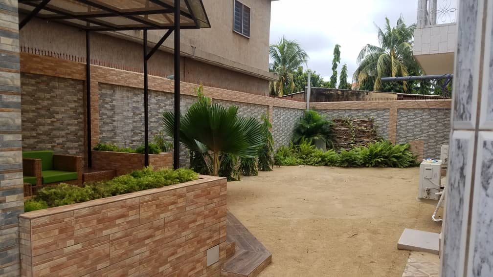 N° 4864 :
                            Villa meublée à louer , Agoe, Lome, Togo : 4 000  000 XOF/mois