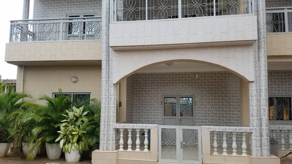N° 4864 :
                            Villa meublée à louer , Agoe, Lome, Togo : 4 000  000 XOF/mois
