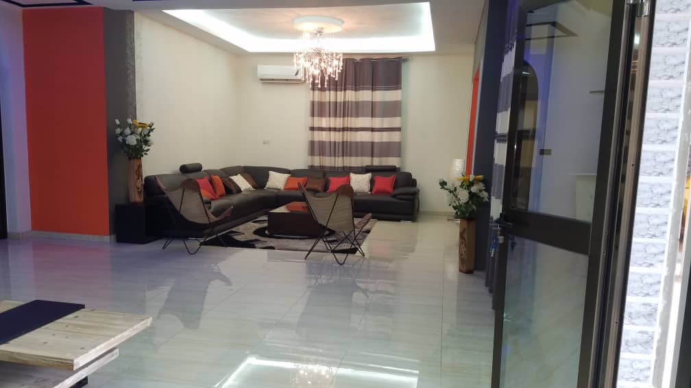 N° 4864 :
                            Villa meublée à louer , Agoe, Lome, Togo : 4 000  000 XOF/mois