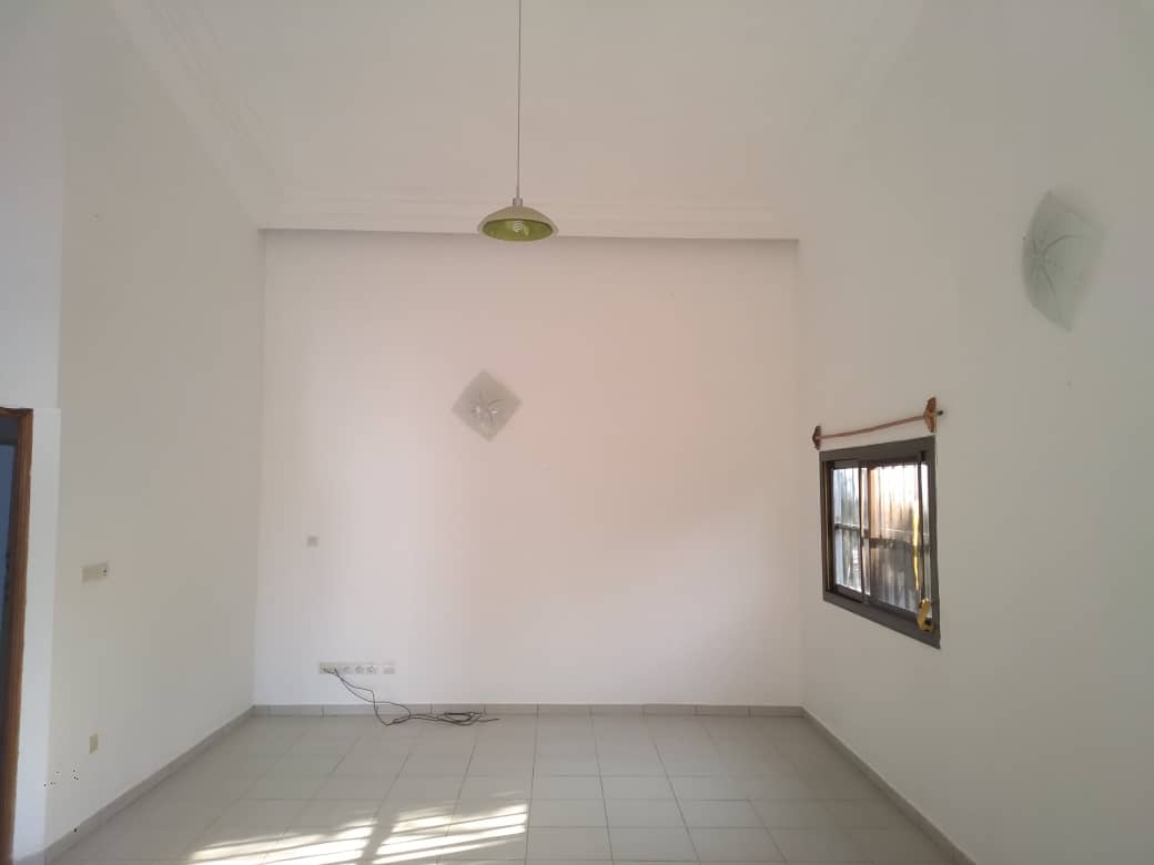 N° 4871 :
                            Appartement à louer , Agoe, Lome, Togo : 90 000 XOF/mois