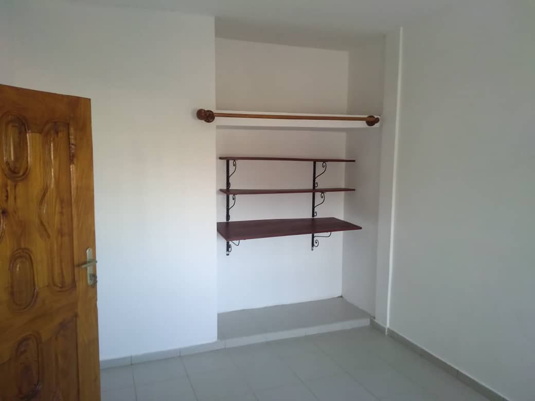 N° 4871 :
                            Appartement à louer , Agoe, Lome, Togo : 90 000 XOF/mois