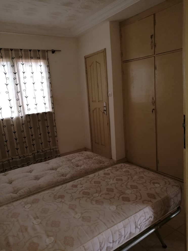 N° 4872 :
                            Appartement meublé à louer , Agoe, Lome, Togo : 150 000 XOF/mois