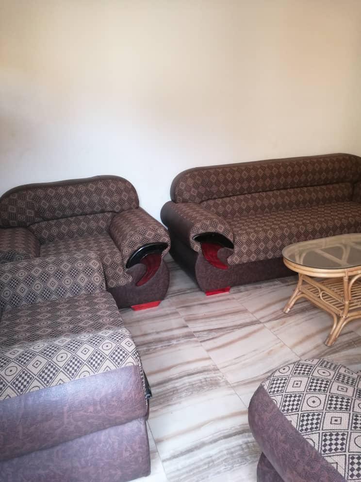 N° 4872 :
                            Appartement meublé à louer , Agoe, Lome, Togo : 150 000 XOF/mois