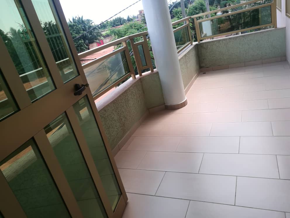 N° 4873 :
                            Appartement meublé à louer , Agoe, Lome, Togo : 350 000 XOF/mois