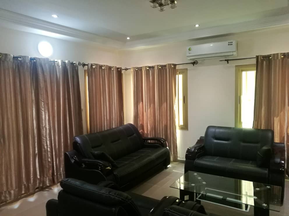 N° 4874 :
                            Appartement meublé à louer , Agoe, Lome, Togo : 250 000 XOF/mois