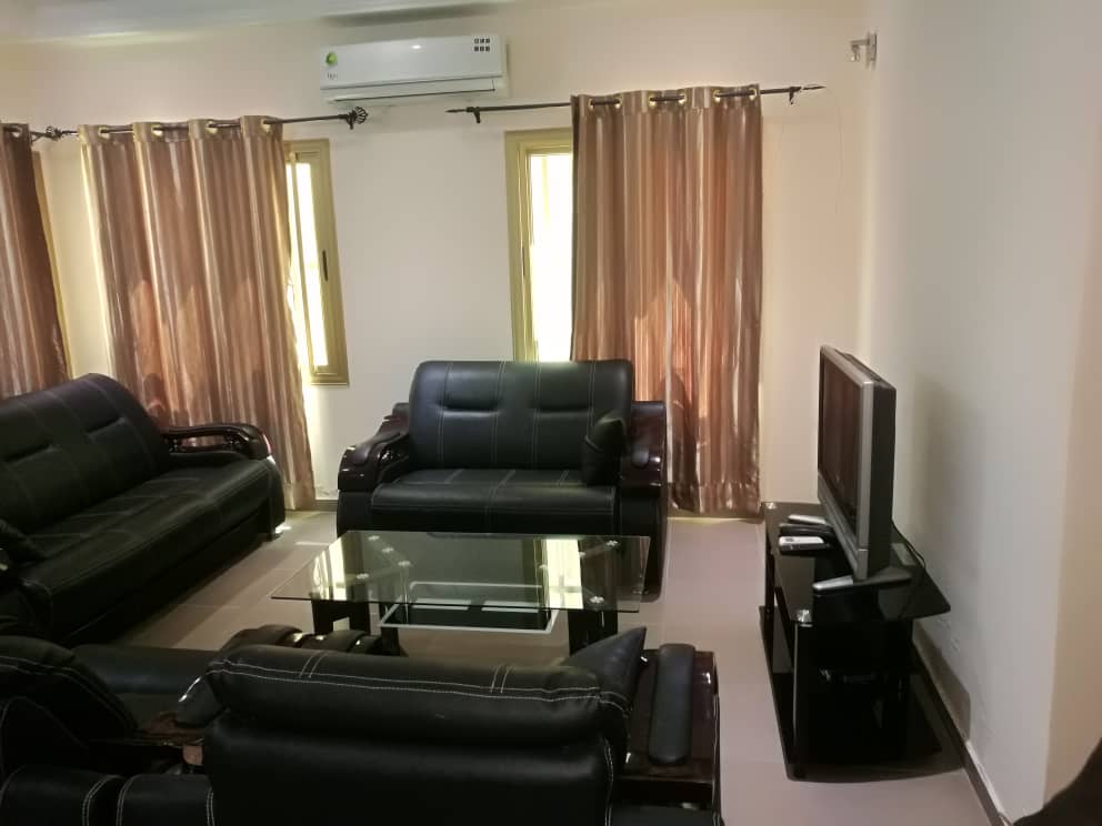 N° 4874 :
                            Appartement meublé à louer , Agoe, Lome, Togo : 250 000 XOF/mois