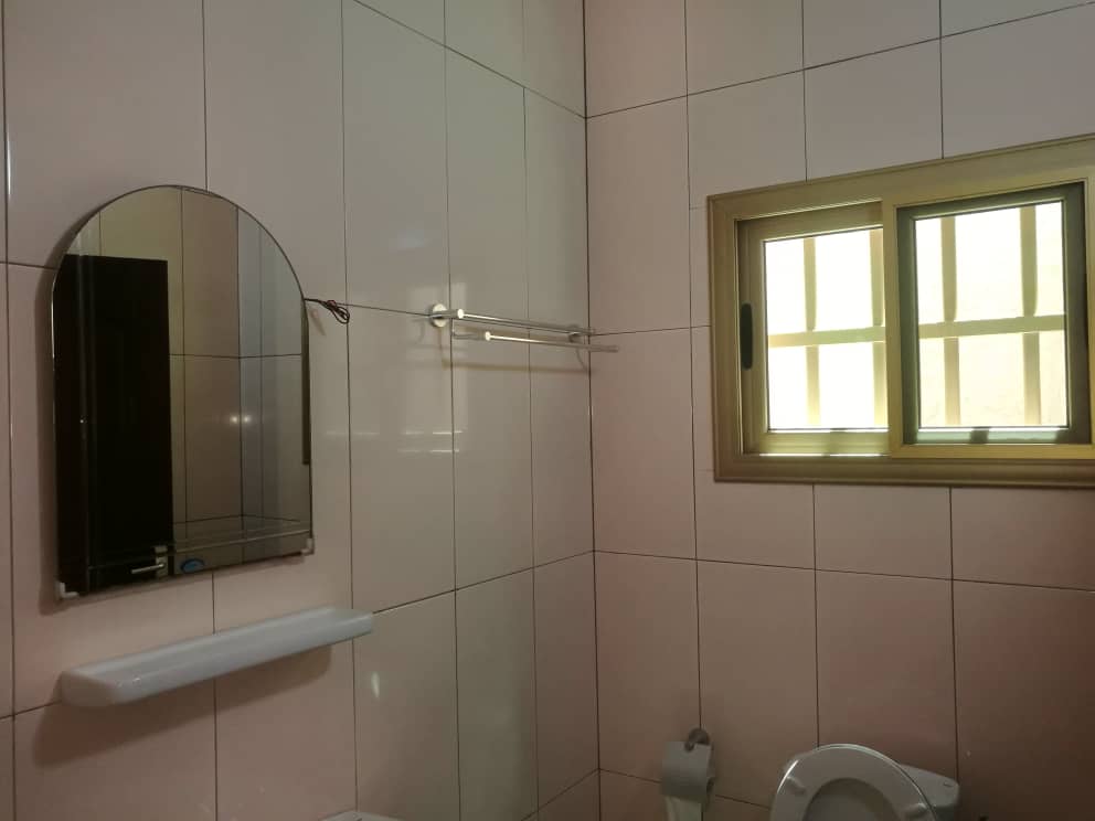 N° 4874 :
                            Appartement meublé à louer , Agoe, Lome, Togo : 250 000 XOF/mois
