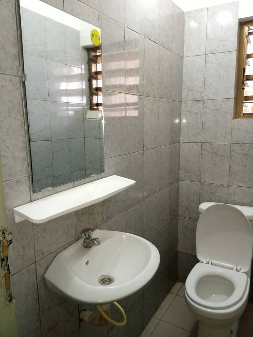 N° 4875 :
                            Appartement à louer , Agoe, Lome, Togo : 70 000 XOF/mois