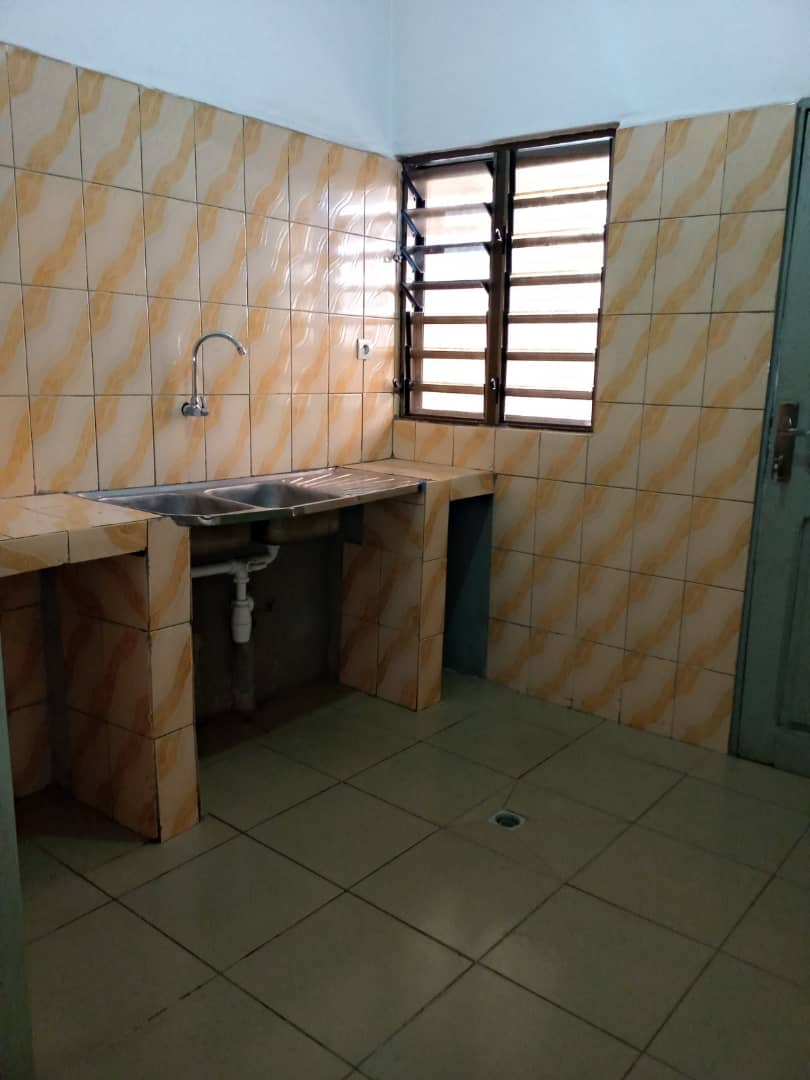 N° 4875 :
                            Appartement à louer , Agoe, Lome, Togo : 70 000 XOF/mois