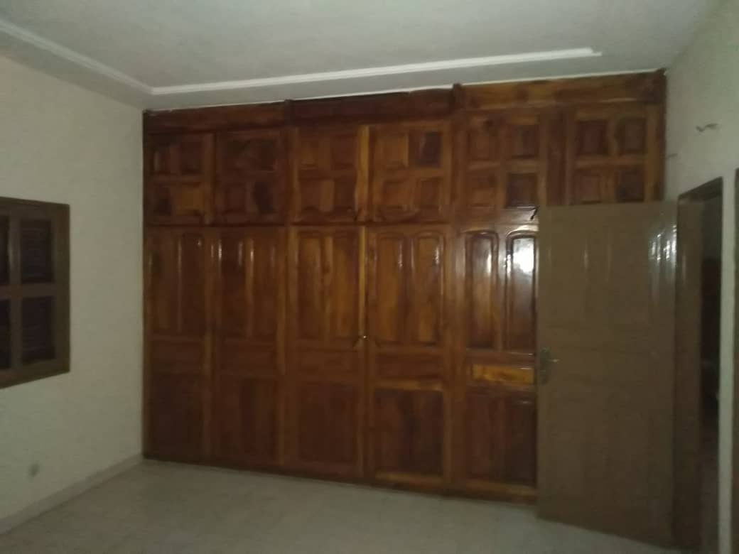 N° 4876 :
                            Villa à louer , Agoe, Lome, Togo : 170 000 XOF/mois