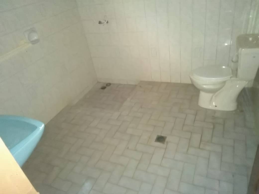 N° 4876 :
                            Villa à louer , Agoe, Lome, Togo : 170 000 XOF/mois